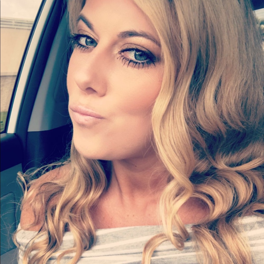 Meet your Posher, Melissa